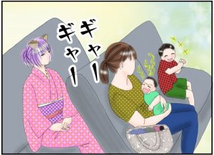 電車の中で泣く赤ちゃん
